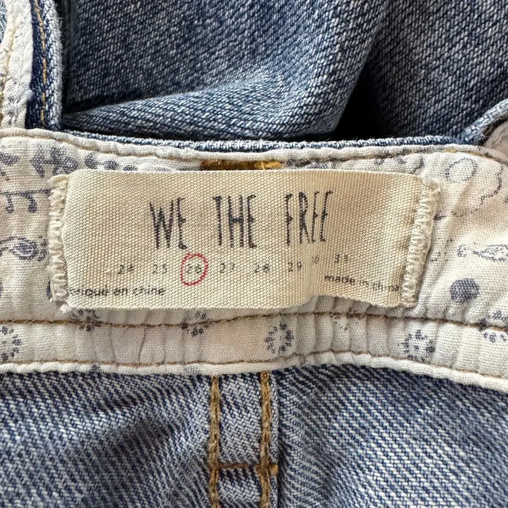 Free People We the Free SZ 26 Cropped Denim Jean Overalls Pockets Distressed